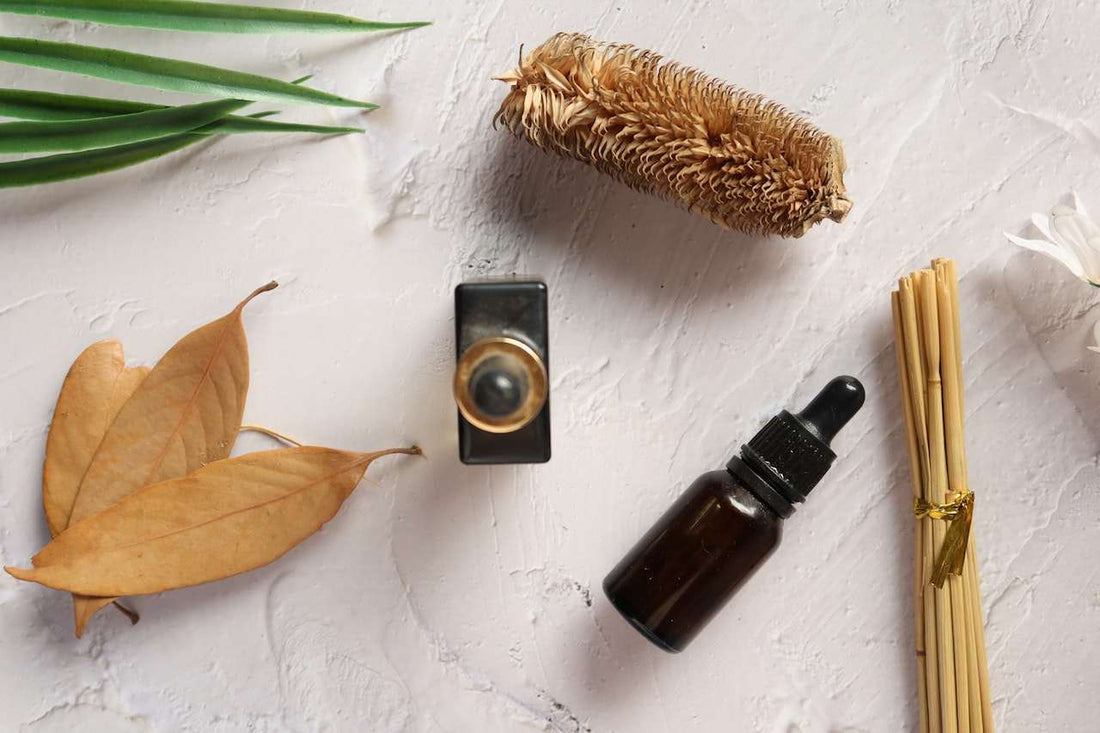  Bottle of Soothe Organic Broad Spectrum CBD Tincture Tranquil Mint with CBG, shown next to a fresh hemp leaf on a light wooden surface, illustrating the “mother cannabinoid” CBG in a USDA Certified Organic CBD tincture.